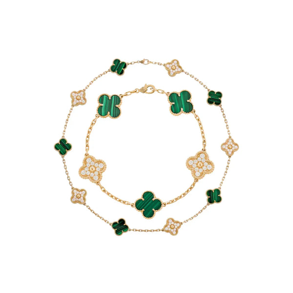 Inspirado no Trevo de quatro folhas, estas jóias são sinônimo de sorte e proteção.
Se você busca por colares trevo, pulseiras trevo, anéis trevo ou conjuntos trevo de alta qualidade, compre aqui na Datter & Co. Frete Grátis e Devolução Fácil.
