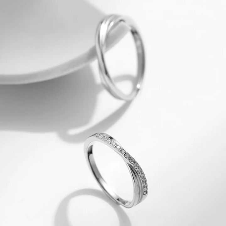 Aqui você encontra o presente perfeito para o amor da sua vida! Jóias em Prata 925, Ouro 18K e Hipoalergênicas, Anel de namoro, Anel de Noivado e Anel Solitário para todos os estilos! Anel Cravejado, Anel Feminino de Ouro, Anel Feminino de Prata, com qualidade e durabilidade! Prata 925 e banho triplo de Ouro 18k. Peças feitas para Durar! Confira nossas promoções e leve frete grátis para todo o Brasil! Garantia de envio e devolução fácil.