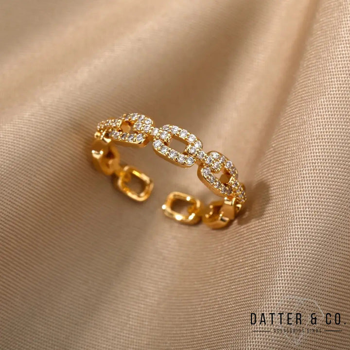 Aqui você encontra Anel Feminino para todos os estilos! Anel Cravejado, Anel Feminino de Ouro, Anel Feminino de Prata, com qualidade e durabilidade! Prata 925 e banho triplo de Ouro 18k. Peças feitas para Durar! Confira nossas promoções e leve frete grátis para todo o Brasil! Garantia de envio e devolução fácil.
