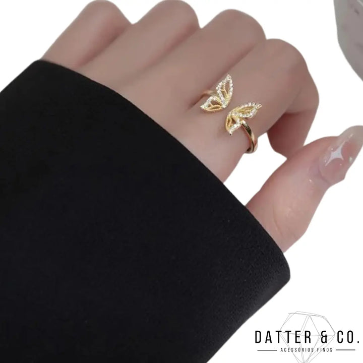 Aqui você encontra Anel Feminino para todos os estilos! Anel Cravejado, Anel Feminino de Ouro, Anel Feminino de Prata, com qualidade e durabilidade! Prata 925 e banho triplo de Ouro 18k. Peças feitas para Durar! Confira nossas promoções e leve frete grátis para todo o Brasil! Garantia de envio e devolução fácil.