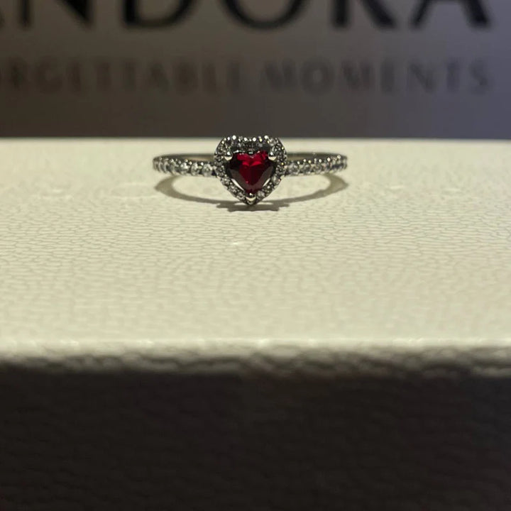 Aqui você encontra Anel Feminino para todos os estilos! Anel Cravejado, Anel Feminino de Ouro, Anel Feminino de Prata, com qualidade e durabilidade! Prata 925 e banho triplo de Ouro 18k. Peças feitas para Durar! Confira nossas promoções e leve frete grátis para todo o Brasil! Garantia de envio e devolução fácil.