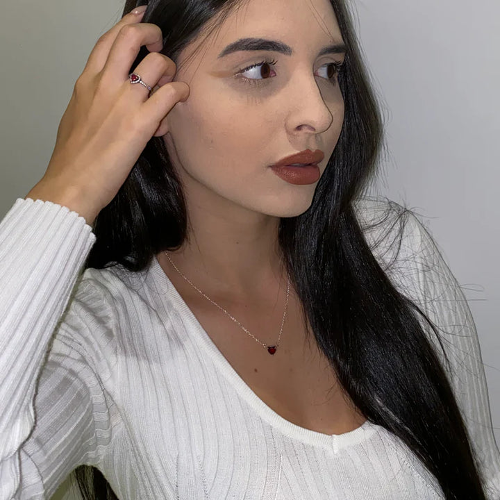 Aqui você encontra Anel Feminino para todos os estilos! Anel Cravejado, Anel Feminino de Ouro, Anel Feminino de Prata, com qualidade e durabilidade! Prata 925 e banho triplo de Ouro 18k. Peças feitas para Durar! Confira nossas promoções e leve frete grátis para todo o Brasil! Garantia de envio e devolução fácil.