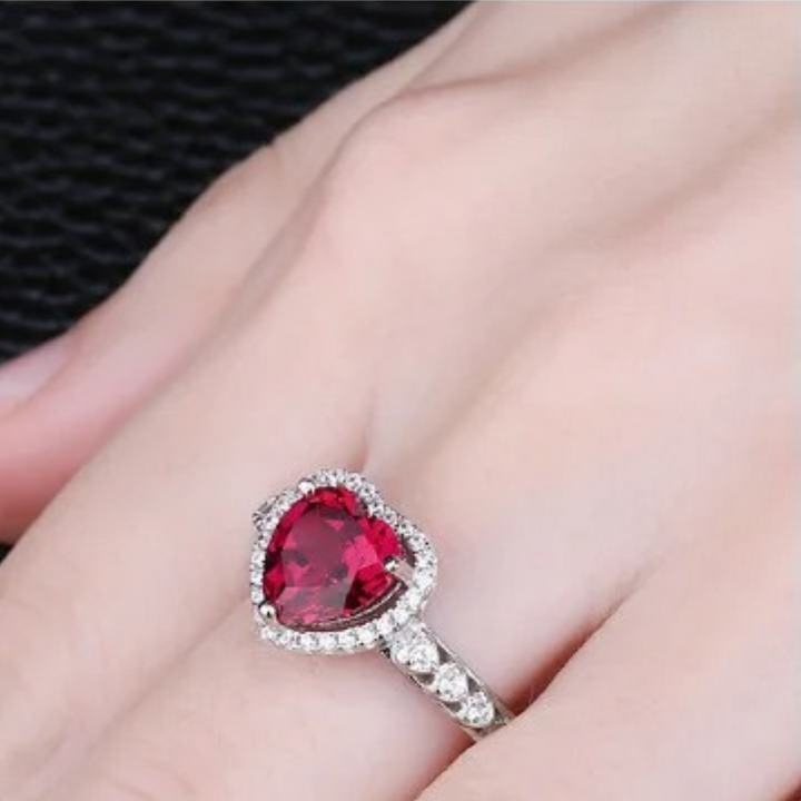 Você está procurando o presente ideal para sua mãe? Neste dia das mães, se você busca presentear com qualidade e elegância, separamos jóias únicas e exclusivas para você! Nossas jóias são compostas por Prata 925 e Ouro 18K, Aqui você encontra o presente ideal para a sua mãe! Confira nossas promoções e leve frete grátis para todo o Brasil! Garantia de envio, devolução fácil e embalagem presenteável!