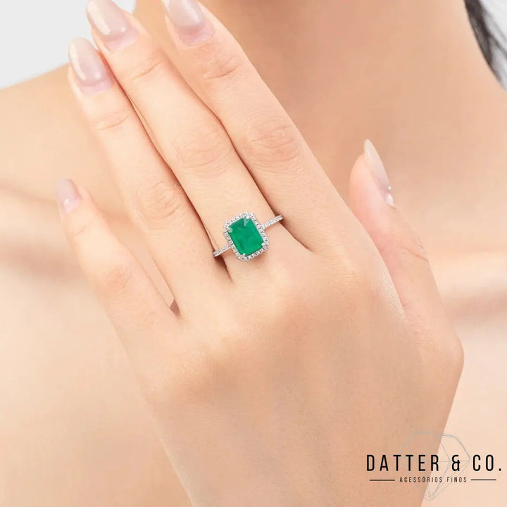 Anel Cravejado com Pedra Halo Verde Esmeralda - Prata 925 Datter 