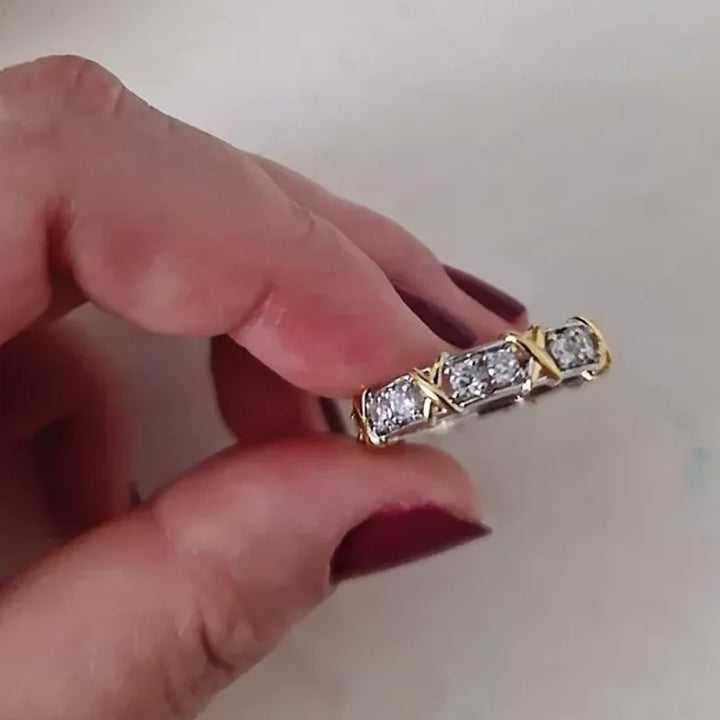 Aqui você encontra Anel Feminino para todos os estilos! Anel Cravejado, Anel Feminino de Ouro, Anel Feminino de Prata, com qualidade e durabilidade! Prata 925 e banho triplo de Ouro 18k. Peças feitas para Durar! Confira nossas promoções e leve frete grátis para todo o Brasil! Garantia de envio e devolução fácil.