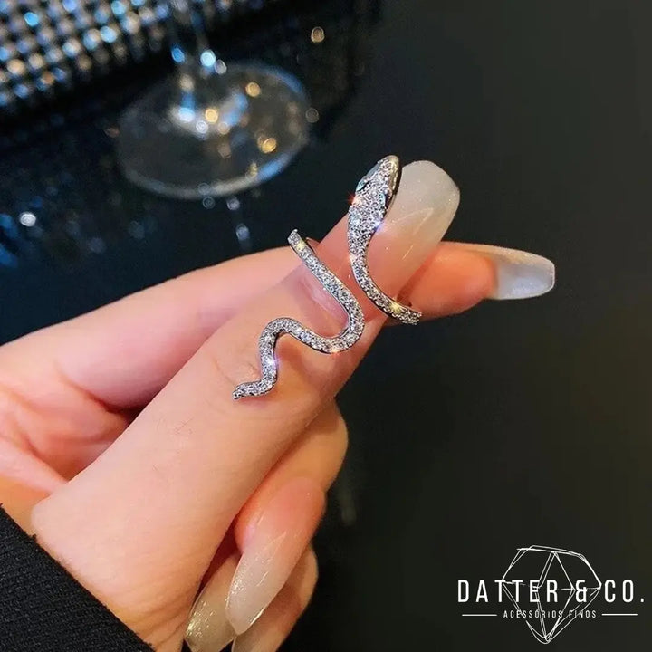Aqui você encontra Anel Feminino para todos os estilos! Anel Cravejado, Anel Feminino de Ouro, Anel Feminino de Prata, com qualidade e durabilidade! Prata 925 e banho triplo de Ouro 18k. Peças feitas para Durar! Confira nossas promoções e leve frete grátis para todo o Brasil! Garantia de envio e devolução fácil.