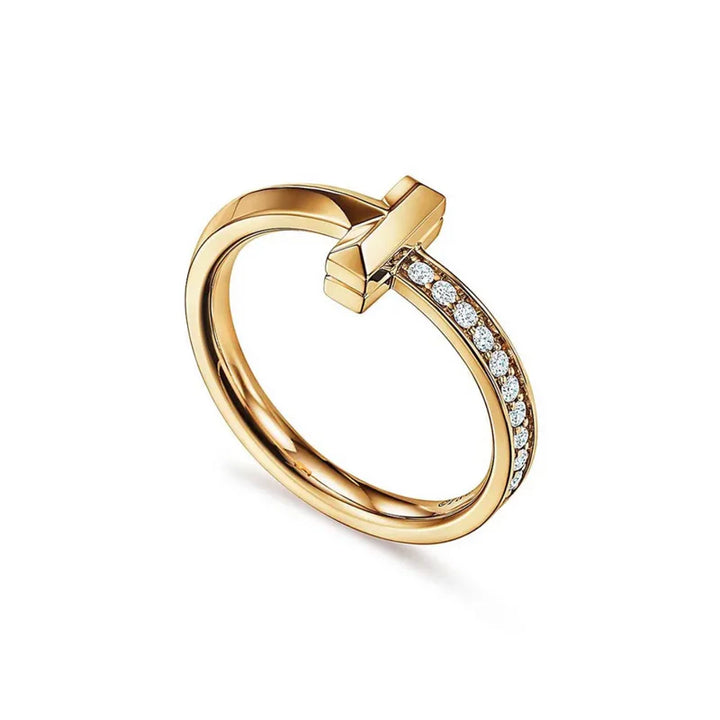 Aqui você encontra Anel Feminino para todos os estilos! Anel Cravejado, Anel Feminino de Ouro, Anel Feminino de Prata, com qualidade e durabilidade! Prata 925 e banho triplo de Ouro 18k. Peças feitas para Durar! Confira nossas promoções e leve frete grátis para todo o Brasil! Garantia de envio e devolução fácil.