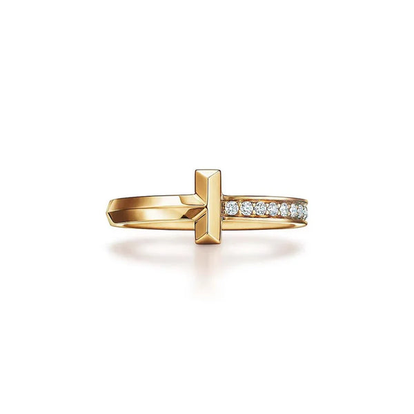 Aqui você encontra Anel Feminino para todos os estilos! Anel Cravejado, Anel Feminino de Ouro, Anel Feminino de Prata, com qualidade e durabilidade! Prata 925 e banho triplo de Ouro 18k. Peças feitas para Durar! Confira nossas promoções e leve frete grátis para todo o Brasil! Garantia de envio e devolução fácil.