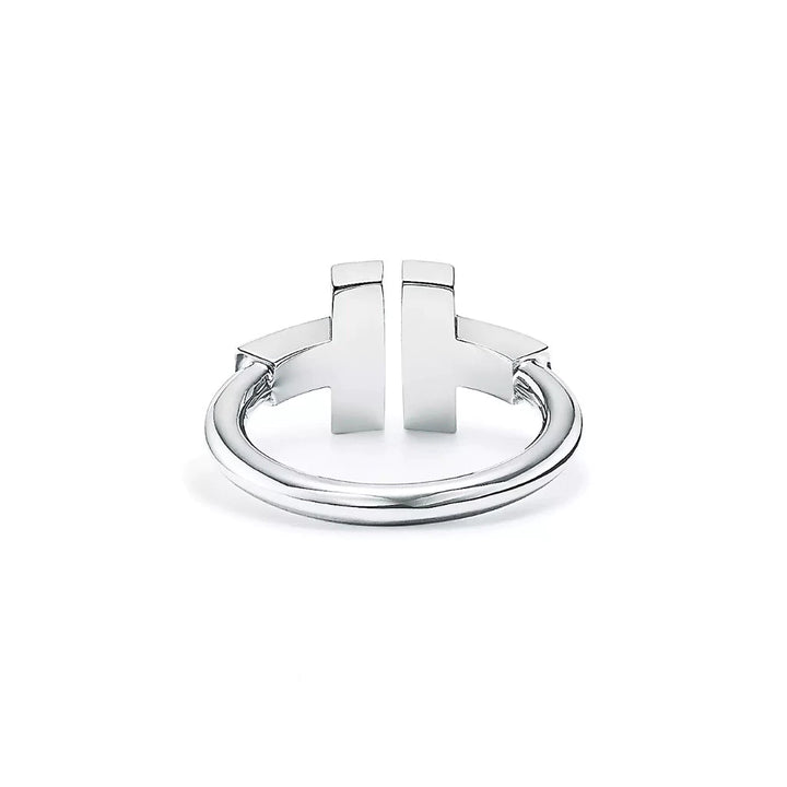 Aqui você encontra Anel Feminino para todos os estilos! Anel Cravejado, Anel Feminino de Ouro, Anel Feminino de Prata, com qualidade e durabilidade! Prata 925 e banho triplo de Ouro 18k. Peças feitas para Durar! Confira nossas promoções e leve frete grátis para todo o Brasil! Garantia de envio e devolução fácil.