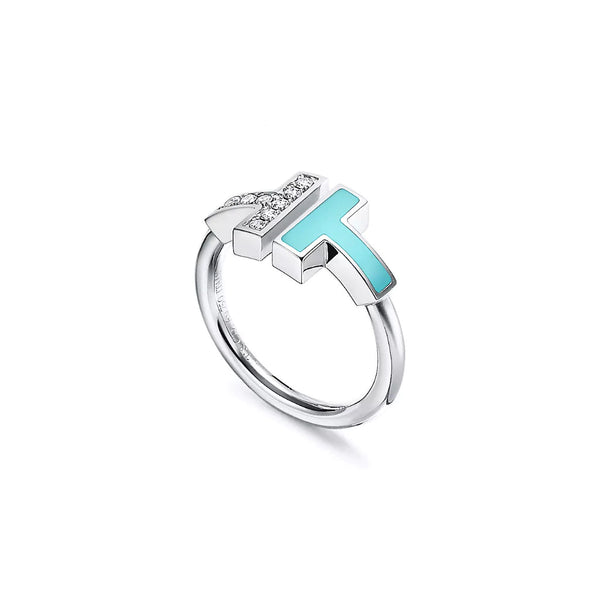 Aqui você encontra Anel Feminino para todos os estilos! Anel Cravejado, Anel Feminino de Ouro, Anel Feminino de Prata, com qualidade e durabilidade! Prata 925 e banho triplo de Ouro 18k. Peças feitas para Durar! Confira nossas promoções e leve frete grátis para todo o Brasil! Garantia de envio e devolução fácil.