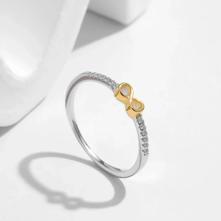 Aqui você encontra o presente perfeito para o amor da sua vida! Jóias em Prata 925, Ouro 18K e Hipoalergênicas, Anel de namoro, Anel de Noivado e Anel Solitário para todos os estilos! Anel Cravejado, Anel Feminino de Ouro, Anel Feminino de Prata, com qualidade e durabilidade! Prata 925 e banho triplo de Ouro 18k. Peças feitas para Durar! Confira nossas promoções e leve frete grátis para todo o Brasil! Garantia de envio e devolução fácil