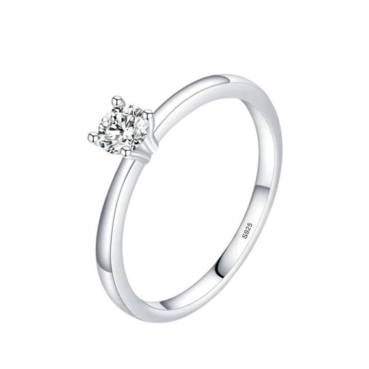 Aqui você encontra o presente perfeito para o amor da sua vida! Jóias em Prata 925, Ouro 18K e Hipoalergênicas, Anel de namoro, Anel de Noivado e Anel Solitário para todos os estilos! Anel Cravejado, Anel Feminino de Ouro, Anel Feminino de Prata, com qualidade e durabilidade! Prata 925 e banho triplo de Ouro 18k. Peças feitas para Durar! Confira nossas promoções e leve frete grátis para todo o Brasil! Garantia de envio e devolução fácil.