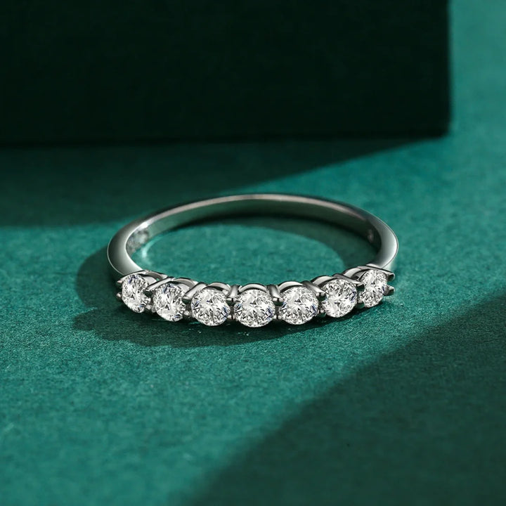 Aqui você encontra o presente perfeito para o amor da sua vida! Jóias em Prata 925, Ouro 18K e Hipoalergênicas, Anel de namoro, Anel de Noivado e Anel Solitário para todos os estilos! Anel Cravejado, Anel Feminino de Ouro, Anel Feminino de Prata, com qualidade e durabilidade! Prata 925 e banho triplo de Ouro 18k. Peças feitas para Durar! Confira nossas promoções e leve frete grátis para todo o Brasil! Garantia de envio e devolução fácil