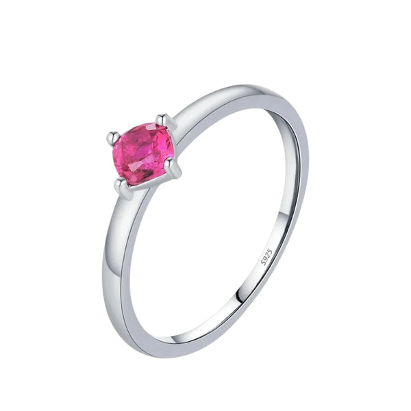 Aqui você encontra o presente perfeito para o amor da sua vida! Jóias em Prata 925, Ouro 18K e Hipoalergênicas, Anel de namoro, Anel de Noivado e Anel Solitário para todos os estilos! Anel Cravejado, Anel Feminino de Ouro, Anel Feminino de Prata, com qualidade e durabilidade! Prata 925 e banho triplo de Ouro 18k. Peças feitas para Durar! Confira nossas promoções e leve frete grátis para todo o Brasil! Garantia de envio e devolução fácil