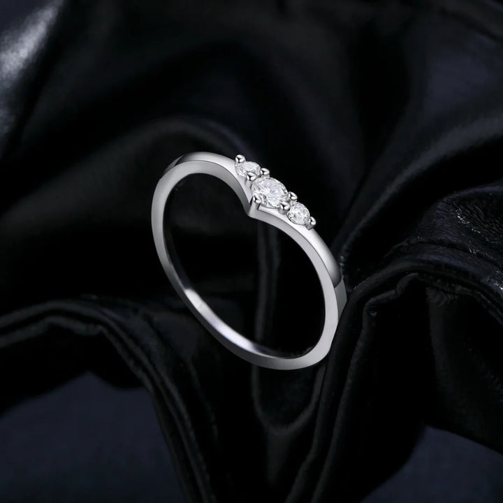 Aqui você encontra o presente perfeito para o amor da sua vida! Jóias em Prata 925, Ouro 18K e Hipoalergênicas, Anel de namoro, Anel de Noivado e Anel Solitário para todos os estilos! Anel Cravejado, Anel Feminino de Ouro, Anel Feminino de Prata, com qualidade e durabilidade! Prata 925 e banho triplo de Ouro 18k. Peças feitas para Durar! Confira nossas promoções e leve frete grátis para todo o Brasil! Garantia de envio e devolução fácil.