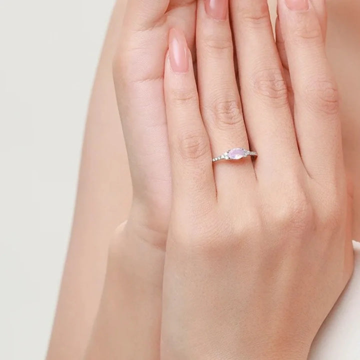 Aqui você encontra o presente perfeito para o amor da sua vida! Jóias em Prata 925, Ouro 18K e Hipoalergênicas, Anel de namoro, Anel de Noivado e Anel Solitário para todos os estilos! Anel Cravejado, Anel Feminino de Ouro, Anel Feminino de Prata, com qualidade e durabilidade! Prata 925 e banho triplo de Ouro 18k. Peças feitas para Durar! Confira nossas promoções e leve frete grátis para todo o Brasil! Garantia de envio e devolução fácil