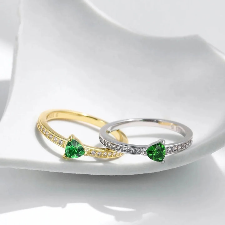 Aqui você encontra o presente perfeito para o amor da sua vida! Jóias em Prata 925, Ouro 18K e Hipoalergênicas, Anel de namoro, Anel de Noivado e Anel Solitário para todos os estilos! Anel Cravejado, Anel Feminino de Ouro, Anel Feminino de Prata, com qualidade e durabilidade! Prata 925 e banho triplo de Ouro 18k. Peças feitas para Durar! Confira nossas promoções e leve frete grátis para todo o Brasil! Garantia de envio e devolução fácil.