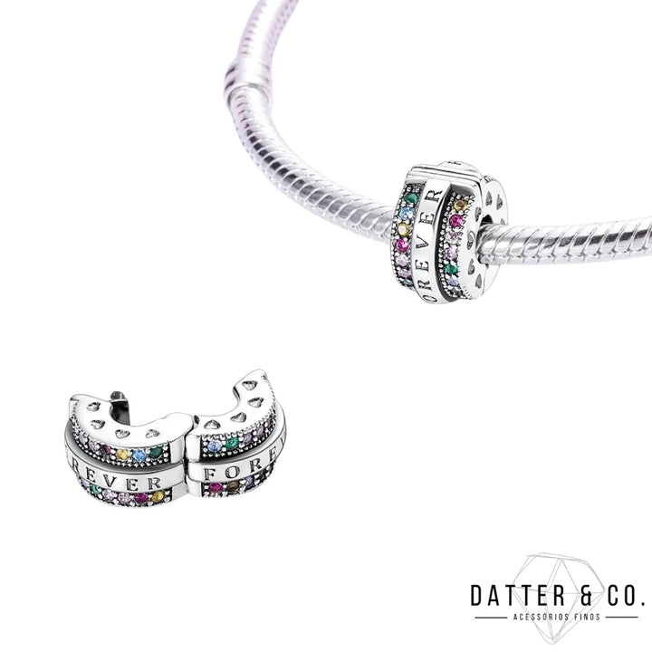 Aqui você encontra Pulseiras Femininas para todos os estilos! Pulseira Feminina de Prata, Ouro 18K e Pulseiras de Berloques, Berloques, Pulseiras de Berloques de Prata! Peças feitas para durar! Confira nossas promoções e leve frete grátis para todo o Brasil! Garantia de envio e devolução fácil.