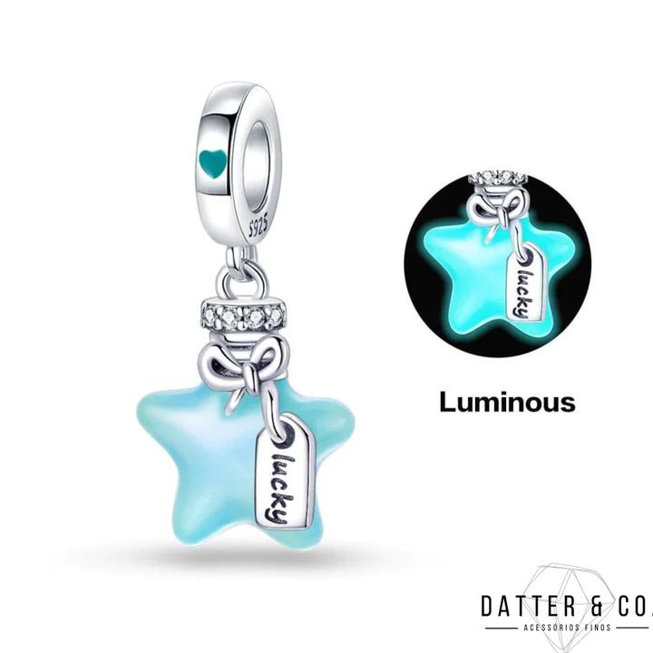 Aqui você encontra Pulseiras Femininas para todos os estilos! Pulseira Feminina de Prata, Ouro 18K e Pulseiras de Berloques, Berloques, Pulseiras de Berloques de Prata! Peças feitas para durar! Confira nossas promoções e leve frete grátis para todo o Brasil! Garantia de envio e devolução fácil.