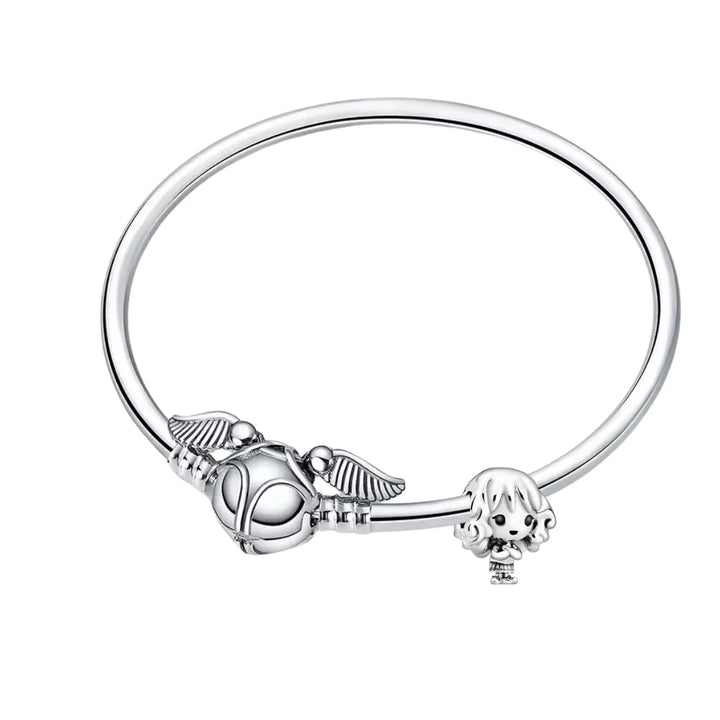 Aqui você encontra Pulseiras Femininas para todos os estilos! Pulseira Feminina de Prata, Ouro 18K e Pulseiras de Berloques, Berloques, Pulseiras de Berloques de Prata! Peças feitas para durar! Confira nossas promoções e leve frete grátis para todo o Brasil! Garantia de envio e devolução fácil.