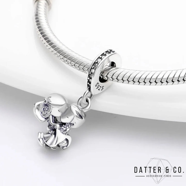 Aqui você encontra Pulseiras Femininas para todos os estilos! Pulseira Feminina de Prata, Ouro 18K e Pulseiras de Berloques, Berloques, Pulseiras de Berloques de Prata! Peças feitas para durar! Confira nossas promoções e leve frete grátis para todo o Brasil! Garantia de envio e devolução fácil.