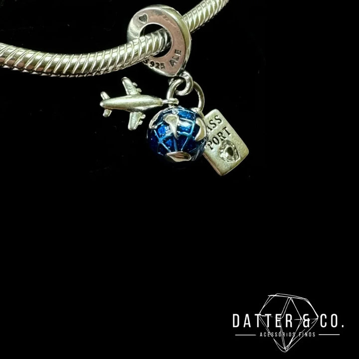 Aqui você encontra Pulseiras Femininas para todos os estilos! Pulseira Feminina de Prata, Ouro 18K e Pulseiras de Berloques, Berloques, Pulseiras de Berloques de Prata! Peças feitas para durar! Confira nossas promoções e leve frete grátis para todo o Brasil! Garantia de envio e devolução fácil.