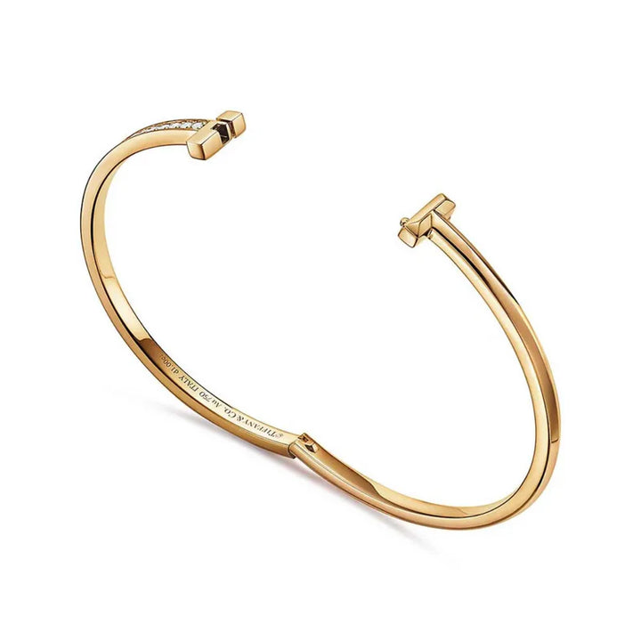  Aqui você encontra Pulseiras Femininas para todos os estilos! Pulseira Feminina de Prata, Ouro 18K e Pulseiras de Berloques, Berloques, Pulseiras de Berloques de Prata! Peças feitas para durar! Confira nossas promoções e leve frete grátis para todo o Brasil! Garantia de envio e devolução fácil.