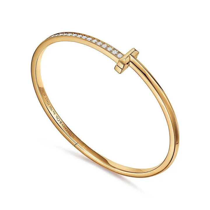  Aqui você encontra Pulseiras Femininas para todos os estilos! Pulseira Feminina de Prata, Ouro 18K e Pulseiras de Berloques, Berloques, Pulseiras de Berloques de Prata! Peças feitas para durar! Confira nossas promoções e leve frete grátis para todo o Brasil! Garantia de envio e devolução fácil.