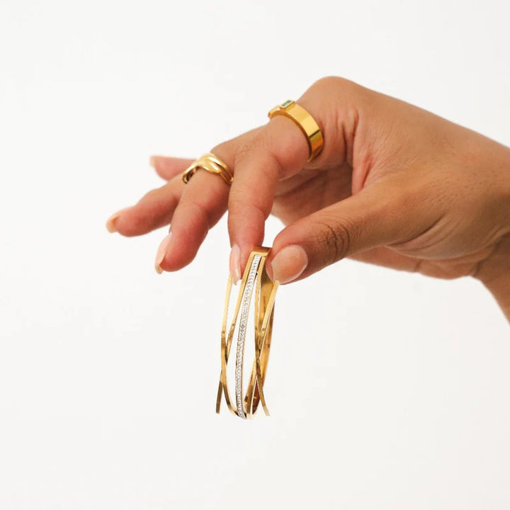 Aqui você encontra Pulseiras Femininas para todos os estilos! Pulseira Feminina de Prata, Ouro 18K e Pulseiras de Berloques, Berloques, Pulseiras de Berloques de Prata! Peças feitas para durar! Confira nossas promoções e leve frete grátis para todo o Brasil! Garantia de envio e devolução fácil.