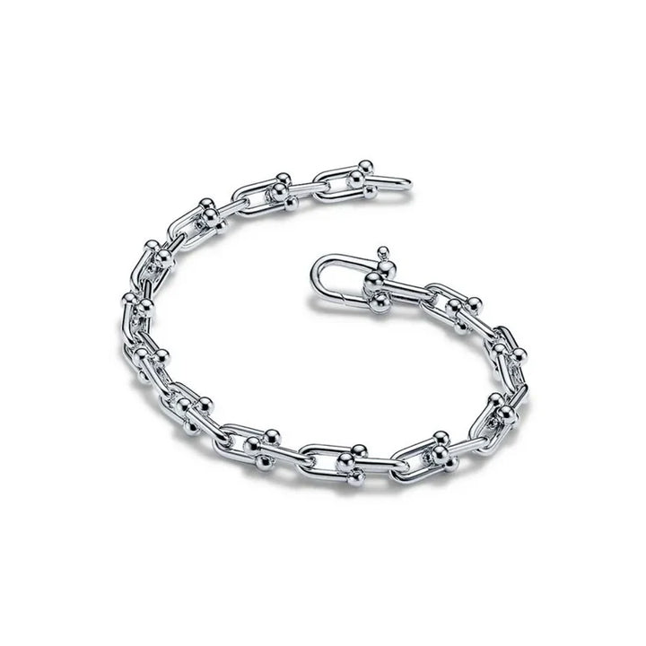 Aqui você encontra Pulseiras Femininas para todos os estilos! Pulseira Feminina de Prata, Ouro 18K e Pulseiras de Berloques, Berloques, Pulseiras de Berloques de Prata! Peças feitas para durar! Confira nossas promoções e leve frete grátis para todo o Brasil! Garantia de envio e devolução fácil.