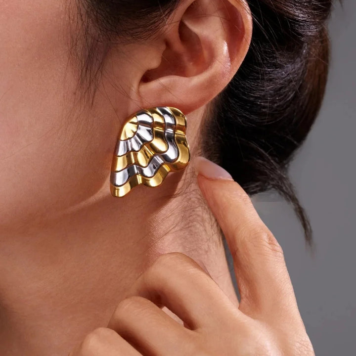 Se você busca por jóias de alta qualidade e recebimento em até 3 dias, aqui na Datter &Co, temos uma variedade de produtos que não escurecem com o uso, não causam alergias e são 100% á prova d'água, compre aqui na Datter & Co, Frete Grátis e Devolução Fácil