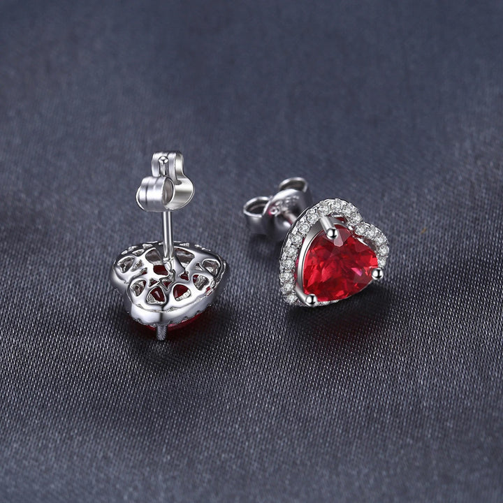 Você está procurando o presente ideal para sua mãe? Neste dia das mães, se você busca presentear com qualidade e elegância, separamos jóias únicas e exclusivas para você! Nossas jóias são compostas por Prata 925 e Ouro 18K, Aqui você encontra o presente ideal para a sua mãe! Confira nossas promoções e leve frete grátis para todo o Brasil! Garantia de envio, devolução fácil e embalagem presenteável!