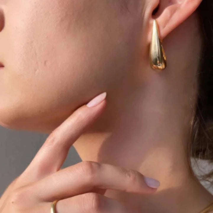 Se você busca por jóias de alta qualidade e recebimento em até 3 dias, aqui na Datter &Co, temos uma variedade de produtos que não escurecem com o uso, não causam alergias e são 100% á prova d'água, compre aqui na Datter & Co, Frete Grátis e Devolução Fácil