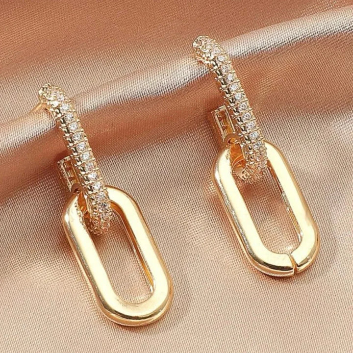 Se você busca por jóias de alta qualidade e recebimento em até 3 dias, aqui na Datter &Co, temos uma variedade de produtos que não escurecem com o uso, não causam alergias e são 100% á prova d'água, compre aqui na Datter & Co, Frete Grátis e Devolução Fácil