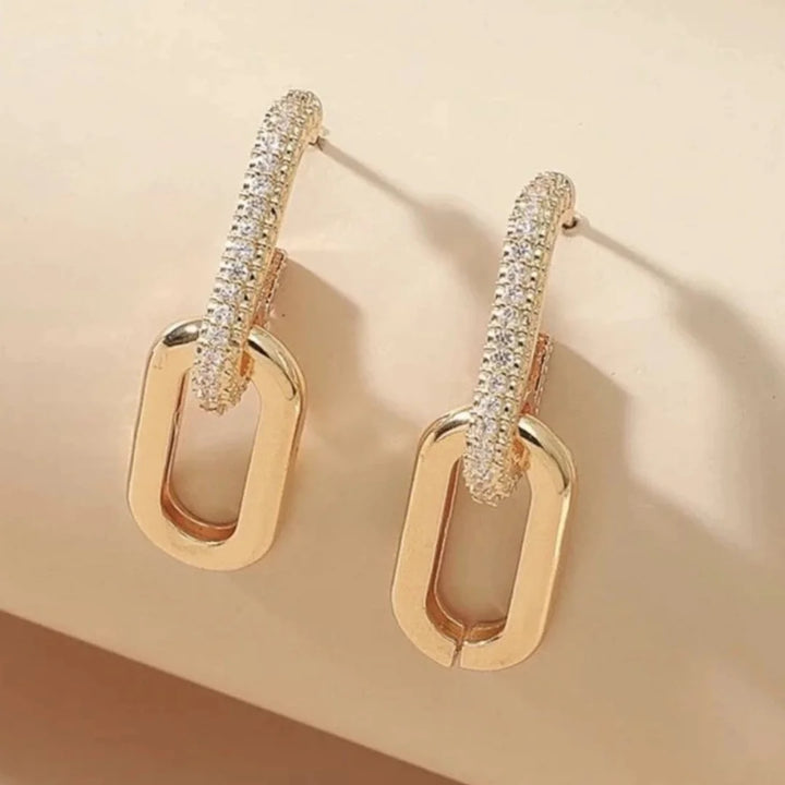 Se você busca por jóias de alta qualidade e recebimento em até 3 dias, aqui na Datter &Co, temos uma variedade de produtos que não escurecem com o uso, não causam alergias e são 100% á prova d'água, compre aqui na Datter & Co, Frete Grátis e Devolução Fácil