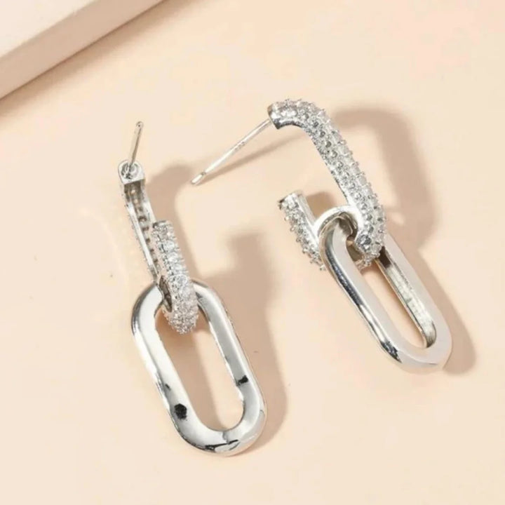 Se você busca por jóias de alta qualidade e recebimento em até 3 dias, aqui na Datter &Co, temos uma variedade de produtos que não escurecem com o uso, não causam alergias e são 100% á prova d'água, compre aqui na Datter & Co, Frete Grátis e Devolução Fácil