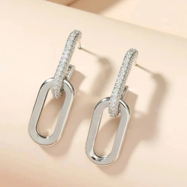 Se você busca por jóias de alta qualidade e recebimento em até 3 dias, aqui na Datter &Co, temos uma variedade de produtos que não escurecem com o uso, não causam alergias e são 100% á prova d'água, compre aqui na Datter & Co, Frete Grátis e Devolução Fácil