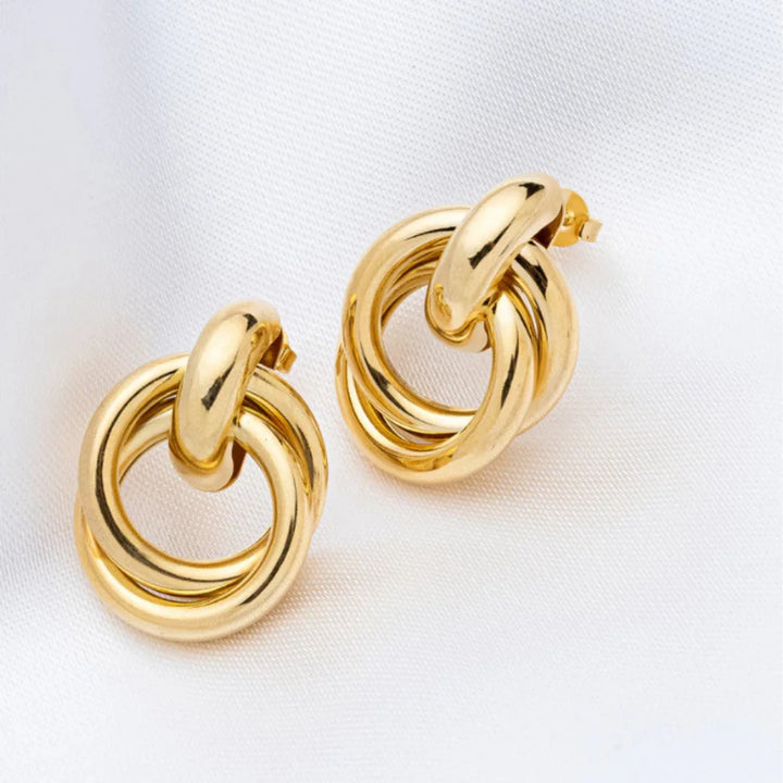 Se você busca por jóias de alta qualidade e recebimento em até 3 dias, aqui na Datter &Co, temos uma variedade de produtos que não escurecem com o uso, não causam alergias e são 100% á prova d'água, compre aqui na Datter & Co, Frete Grátis e Devolução Fácil