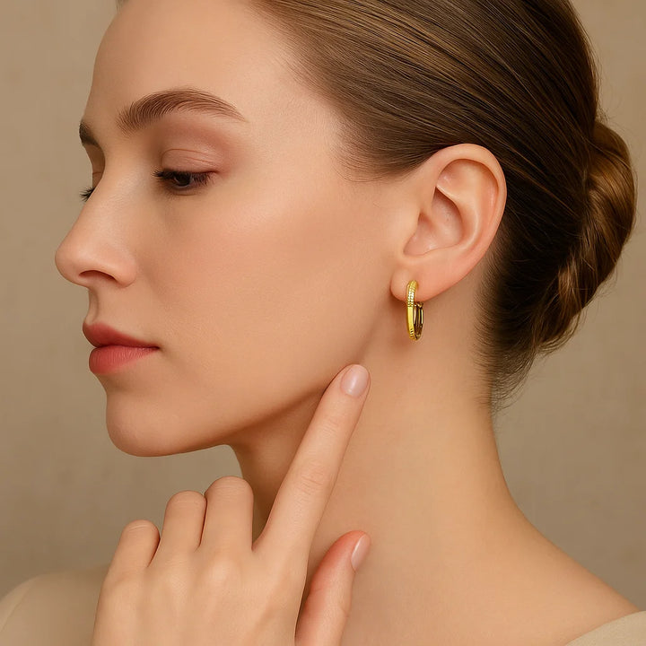 Os melhores colares femininos, colar feminino de prata, colar feminino de ouro, colar de pérola, colar feminino delicado com qualidade e durabilidade, peças que duram, não causam alergias e nem escurecem com o uso! Compre aqui na Datter & Co, Frete Grátis e Devolução Fácil.