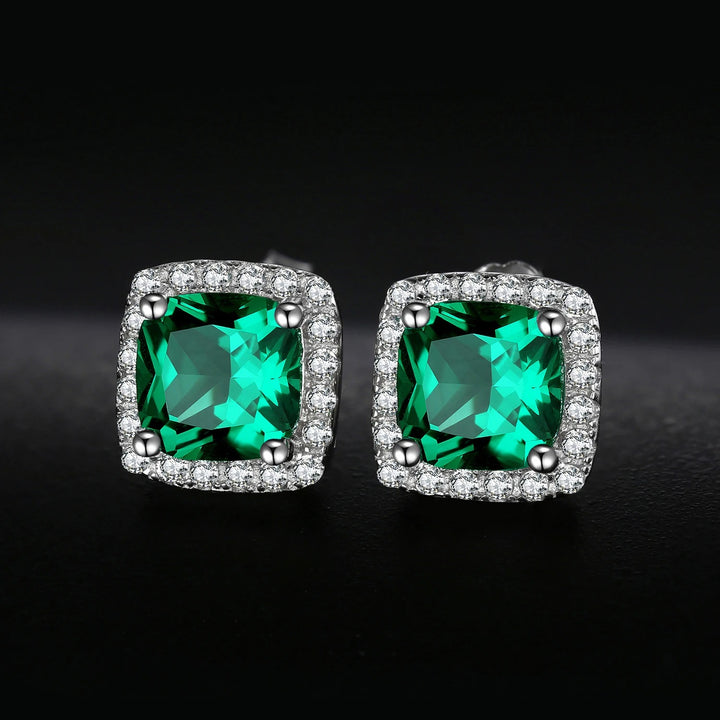 Você está procurando o presente ideal para sua mãe? Neste dia das mães, se você busca presentear com qualidade e elegância, separamos jóias únicas e exclusivas para você! Nossas jóias são compostas por Prata 925 e Ouro 18K, Aqui você encontra o presente ideal para a sua mãe! Confira nossas promoções e leve frete grátis para todo o Brasil! Garantia de envio, devolução fácil e embalagem presenteável!