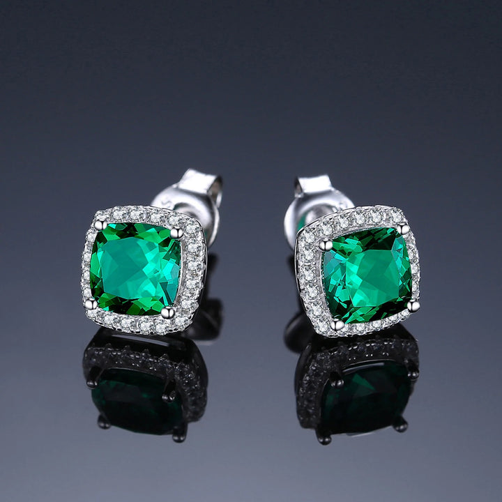 Você está procurando o presente ideal para sua mãe? Neste dia das mães, se você busca presentear com qualidade e elegância, separamos jóias únicas e exclusivas para você! Nossas jóias são compostas por Prata 925 e Ouro 18K, Aqui você encontra o presente ideal para a sua mãe! Confira nossas promoções e leve frete grátis para todo o Brasil! Garantia de envio, devolução fácil e embalagem presenteável!