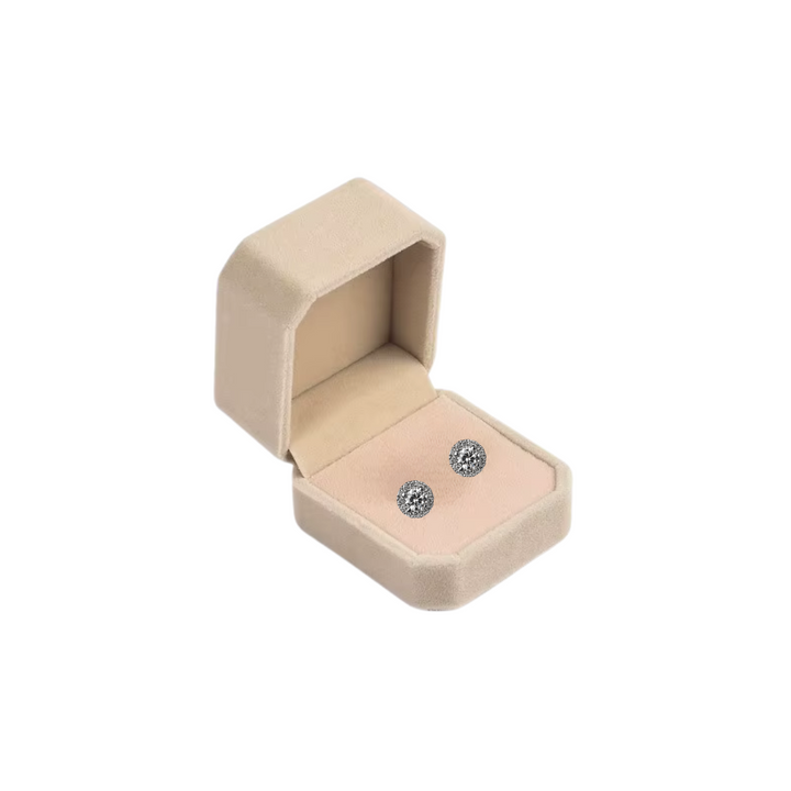 Aqui você encontra Porta Joias de qualidade e para todos os estilos! Porta Joias Grande, Porta Joias pequeno, Mini Porta Joias, Porta Joias para viagem e Porta Joias de Acrilico! Conserve suas jóias em nossos porta joias e aumente a durabilidade delas! Confira nossas promoções e leve frete grátis para todo o Brasil! Garantia de envio e devolução fácil.
