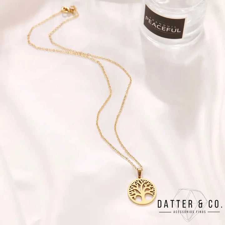 Os melhores colares femininos, colar feminino de prata, colar feminino de ouro, colar de pérola, colar feminino delicado com qualidade e durabilidade, peças que duram, não causam alergias e nem escurecem com o uso! Compre aqui na Datter & Co, Frete Grátis e Devolução Fácil.
