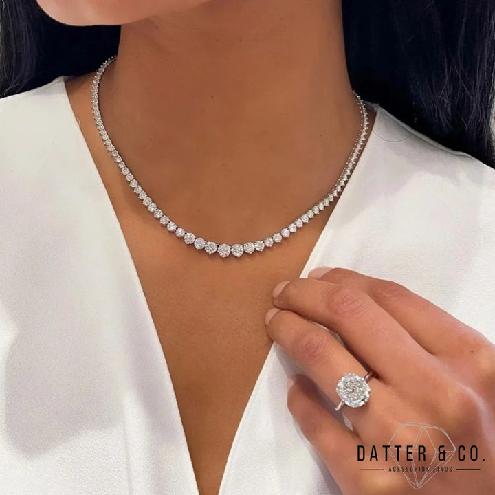 Os melhores colares femininos, colar feminino de prata, colar feminino de ouro, colar de pérola, colar feminino delicado com qualidade e durabilidade, peças que duram, não causam alergias e nem escurecem com o uso! Compre aqui na Datter & Co, Frete Grátis e Devolução Fácil.