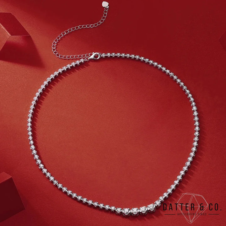 Os melhores colares femininos, colar feminino de prata, colar feminino de ouro, colar de pérola, colar feminino delicado com qualidade e durabilidade, peças que duram, não causam alergias e nem escurecem com o uso! Compre aqui na Datter & Co, Frete Grátis e Devolução Fácil.