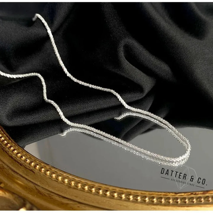 Os melhores colares femininos, colar feminino de prata, colar feminino de ouro, colar de pérola, colar feminino delicado com qualidade e durabilidade, peças que duram, não causam alergias e nem escurecem com o uso! Compre aqui na Datter & Co, Frete Grátis e Devolução Fácil.