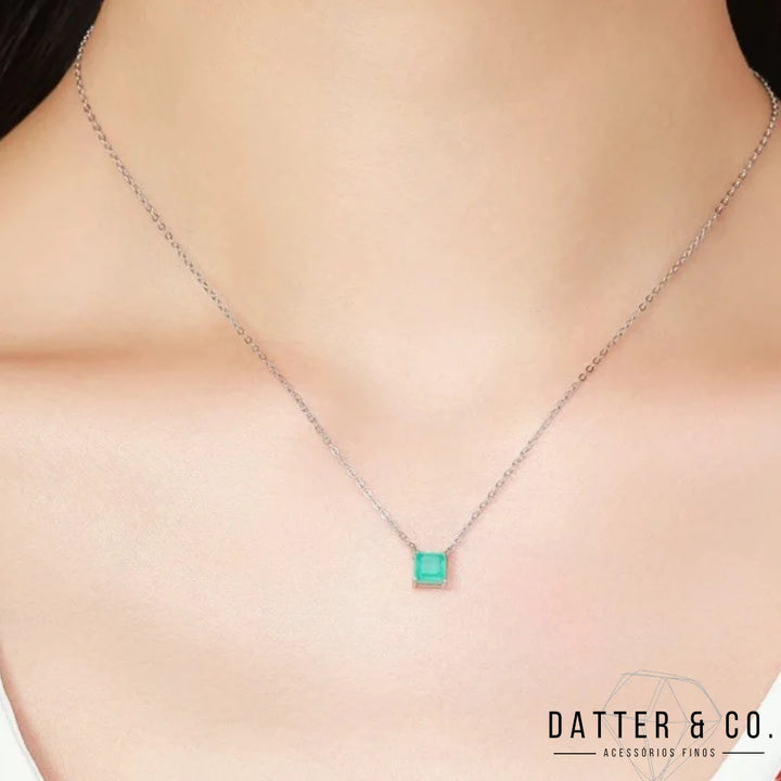 Os melhores colares femininos, colar feminino de prata, colar feminino de ouro, colar de pérola, colar feminino delicado com qualidade e durabilidade, peças que duram, não causam alergias e nem escurecem com o uso! Compre aqui na Datter & Co, Frete Grátis e Devolução Fácil.