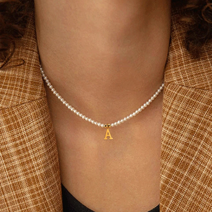 Os melhores colares femininos, colar feminino de prata, colar feminino de ouro, colar de pérola, colar feminino delicado com qualidade e durabilidade, peças que duram, não causam alergias e nem escurecem com o uso! Compre aqui na Datter & Co, Frete Grátis e Devolução Fácil.