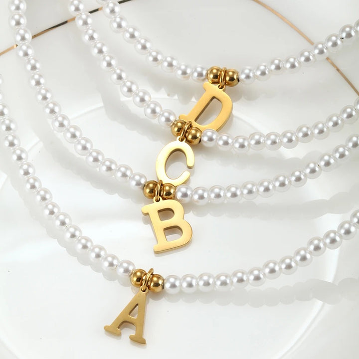 Os melhores colares femininos, colar feminino de prata, colar feminino de ouro, colar de pérola, colar feminino delicado com qualidade e durabilidade, peças que duram, não causam alergias e nem escurecem com o uso! Compre aqui na Datter & Co, Frete Grátis e Devolução Fácil.