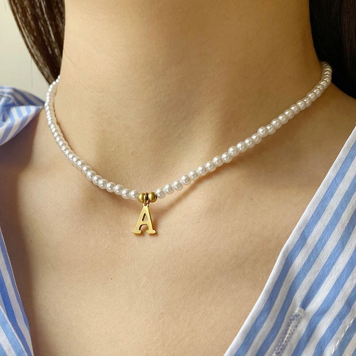 Os melhores colares femininos, colar feminino de prata, colar feminino de ouro, colar de pérola, colar feminino delicado com qualidade e durabilidade, peças que duram, não causam alergias e nem escurecem com o uso! Compre aqui na Datter & Co, Frete Grátis e Devolução Fácil.